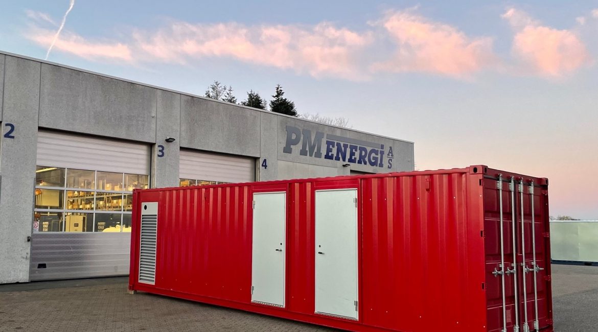 Containeranlæg til kunde. Containeranlæg til nødstrøm. Udendørs nødstrømsanlæg.